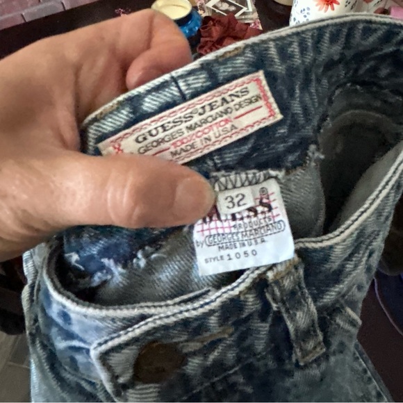 VTG Guess Medium Wash Mom Jeans Sz 32 - Picture 8 of 8